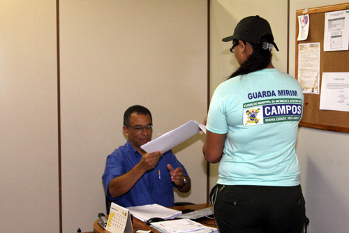 Os guardas mirins atuam nas secretarias e fundações (Foto: Roberto Joia)