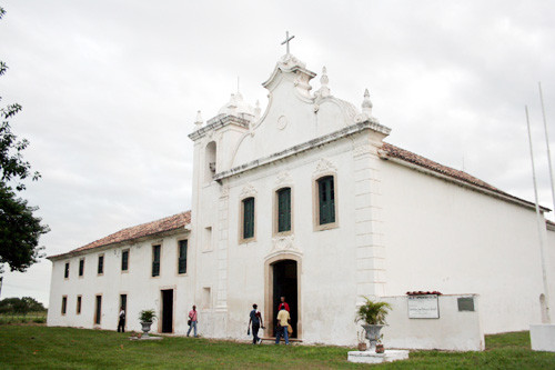O prédio do Arquivo Público está localizado na Baixada Campista (Foto: Antônio Leudo)