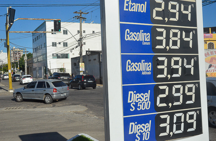 Gasolina mais barata em outubro nos postos de Campos