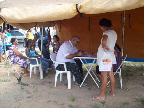 Em média, 500 atendimentos são realizados nas tendas (Foto: Divulgação)