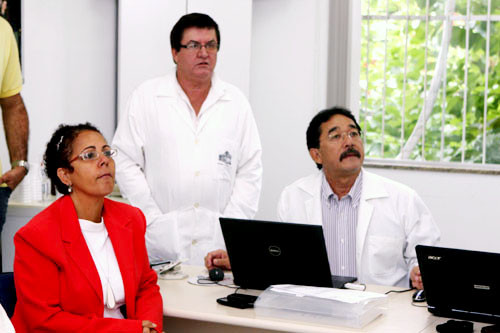 A reunião com representante da Fiocruz com o secretário de Saúde, Paulo Hirano, e demais autoridades aconteceu hoje de manhã (Foto: Gerson Gomes)