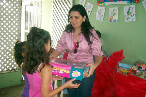 As 34 crianças que vivem no Lar Aconchego, foram \'adotadas\' pela Fundação Dr. João Barcellos Martins (Foto: Divulgação)