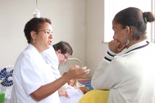 O Centro de Referência da Dengue foi visitado pelos técnicos da Fiocruz e UFF (Foto: Check)