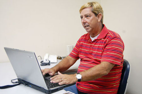 O coordenador da Postura Municipal, Francisco Balbi, informou que uma equipe estará de plantão no ponto facultativo desta quinta (28) e sexta (29) (Foto: Gerson Gomes)