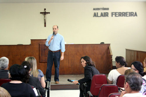 O técnico do MDS, Wallace Dias, participou do encontro sobre o BPC, em Campos (Foto: Gerson Gomes)