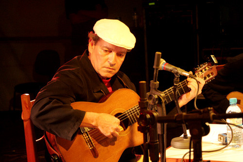 O artista, que é natural de Campos, reserva para apresentação, um show intimista, onde vai apresentar um repertório autoral de choros e sambas (Foto: Antônio Leudo)