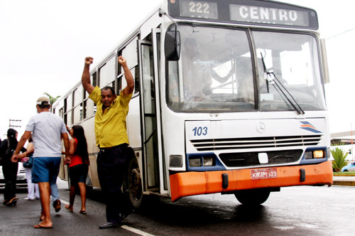 As caravanas vieram de dentro da cidade e do interior (Foto: César Ferreira)