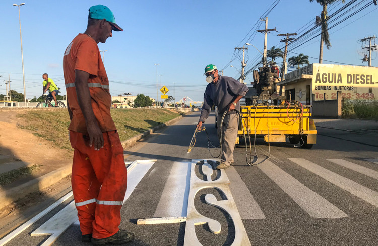 Faixas de pedestres são pintadas em Ipumirim para melhorar a