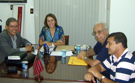 encontro entre o presidente da fmij, mário lopes, e a presidente do flamengo, patrícia amorim, aconteceu na semana passada (Foto: divulgação)