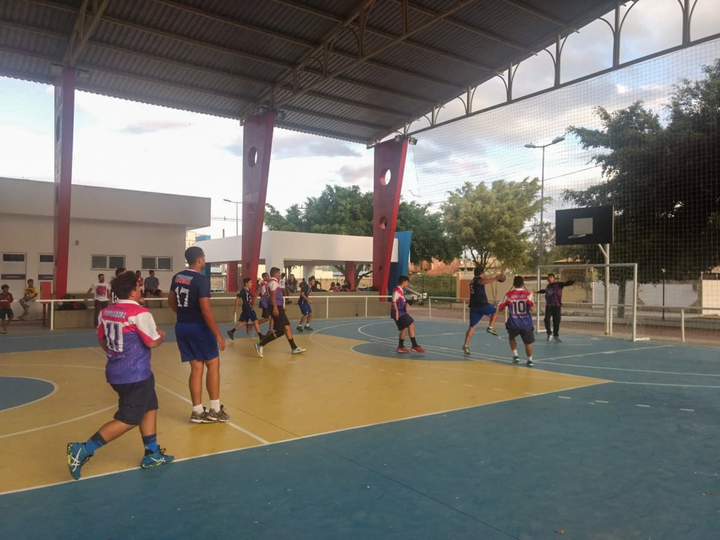 Jogos de Integração” abre horários para aulas de xadrez, vôlei, futsal e  basquete