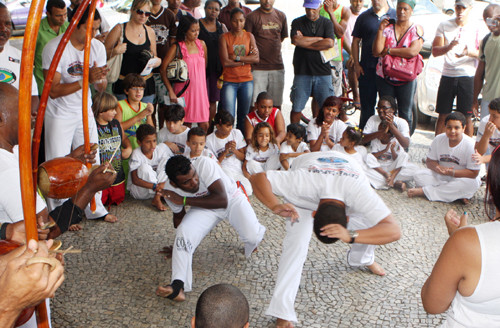 A capoeira é uma das atividades programadas pela Fundação Zumbi (Foto: Gerson Gomes ( Arquivo ))