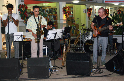 O baixista carioca  André Neiva foi o convidado do  Clube do Jazz e Bossa (Foto: Divulgação)