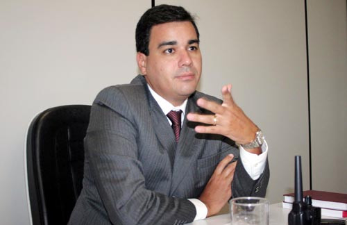 O procurador-geral, Francisco Pessanha publicou edital no dia 1ºde março, com todos os critérios para o estágio profissionalizante no valor de R$ 611,88 (Foto: Roberto Joia)