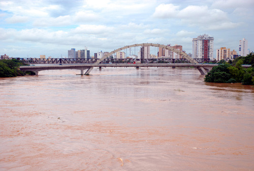 Várias ações de limpeza e despoluição do Rio Paraíba do Sul vão ser realizadas neste sábado (Foto: Antônio Leudo)