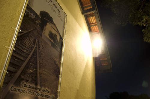 Fechando a programação do ano de 2010, nesta quinta-feira, às 19h30, haverá exibição do filme Tempos Modernos, de Charlie Chaplin, no Projeto Cinema na Estação (Foto: César Ferreira)