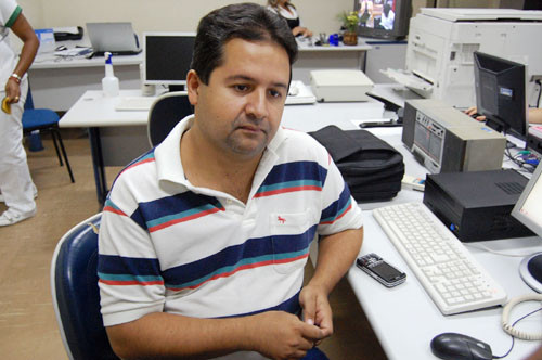 De acordo com Marcelo Neves, ele e o Prefeito Armando Carneiro foram recebidos pela vice-presidência da Comissão, na pessoa do deputado federal Simão Sessim, que é da bancada fluminense na Câmara Federal (Foto: Gerson Gomes)