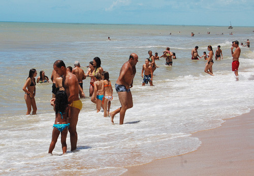 Em época de férias, as dicas são relativas aos cuidados com doenças sintomáticas da estação, como gripe, queimadura, intoxicação alimentar e desidratação (Foto: Gerson Gomes)