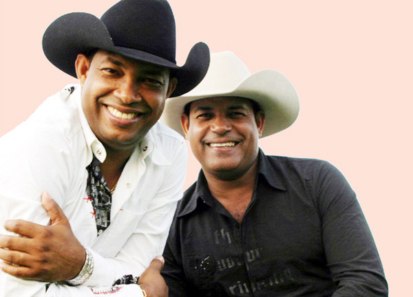 A dupla Tony e Rael vai cantar músicas próprias e sucessos artistas de renome nacional (Foto: Divulgação)