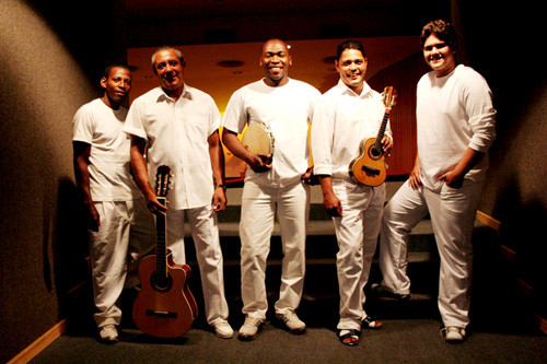 O Choro Novo é formado por Sérgio Dijango (teclados), Amaro Júlio (saxofone), Leonardo Motta (percussão), Ed Ébano (pandeiro) e Luciano Manhães (cavaco) (Foto: Antônio Leudo)