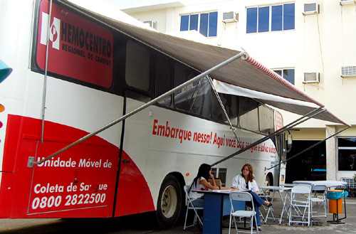 O ônibus do Hemocentro percorre Campos e região (Foto: Gerson Gomes)