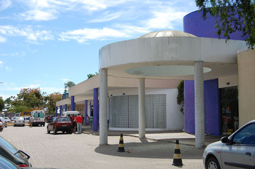 A unidade móvel de coleta do hemocentro ficará estacionada no pátio de HGG, da 8h às 18h (Foto: Antônio Leudo)