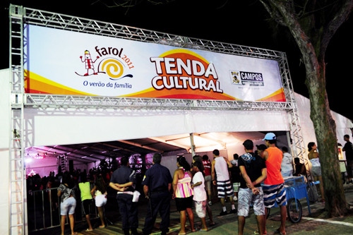 A movimentação na Tenda Cultural começou cedo com as oficinas de sandálias e decoupage em dois períodos (Foto: César Ferreira (Arquivo))