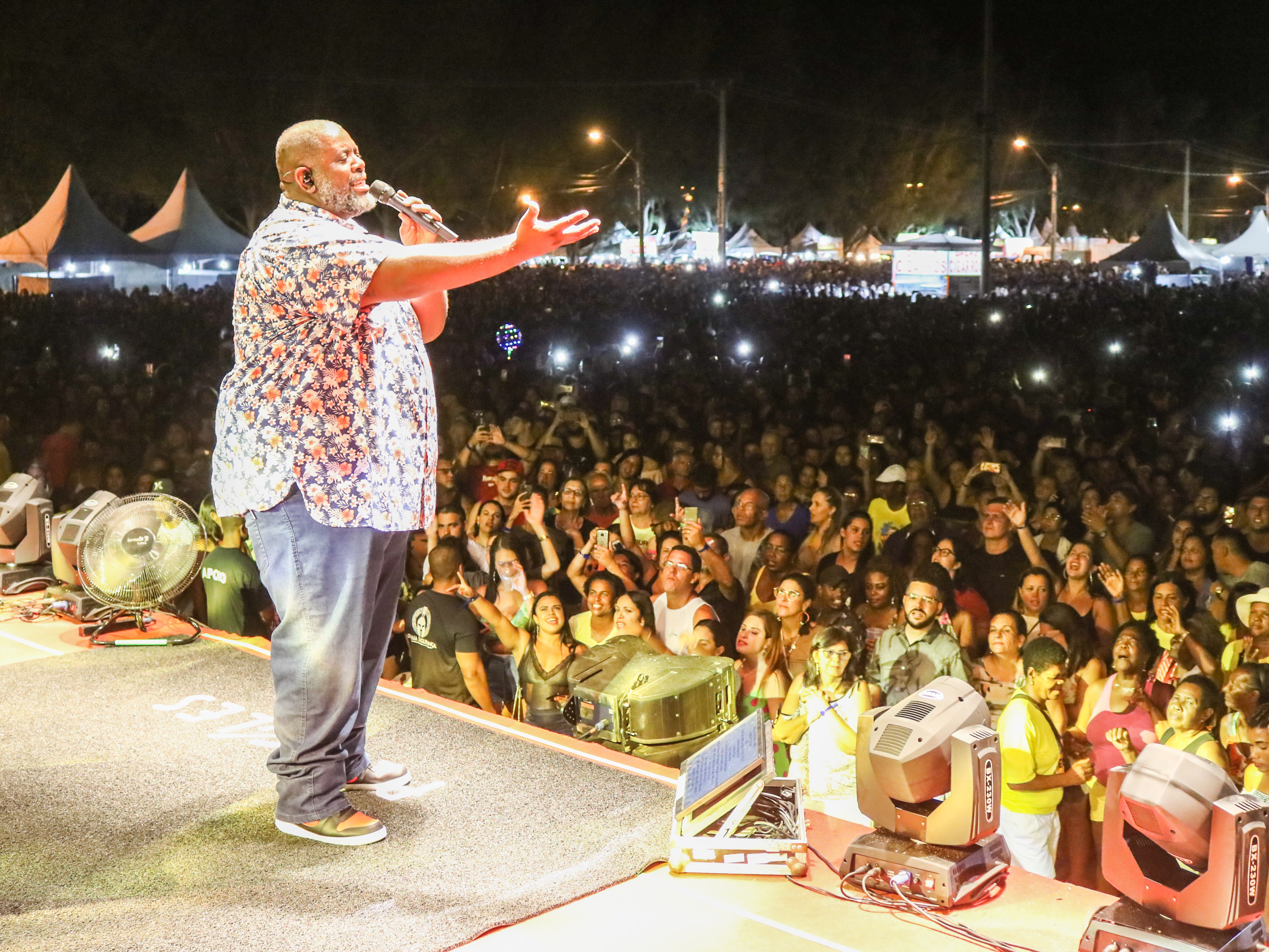 G1 - 'Gigantes do Samba' levam sucessos do pagode para Vitória