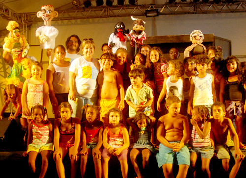 Os espetáculos infantis realizados na Tenda Cultural, sempre às quartas-feiras, valorizam os grupos de teatro da cidade (Foto: Divulgação)