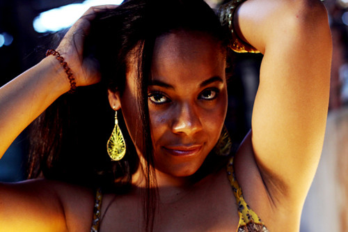 A cantora vai apresentar o show Samba: tempero brasileiro (Foto: Divulgação)