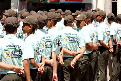 Atualmente, cerca de 420 adolescentes fazem parte da Guarda Mirim (Foto: Gerson Gomes)