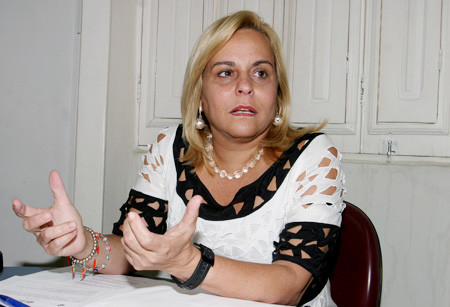 A secretária Cecília Ribeiro Gomes chama a atenção para as novas vagas para cursos (Foto: Divulgação)