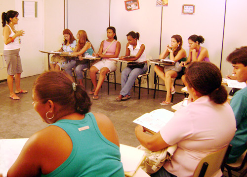 O Centro de Línguas está espalhado em vários pólos (Foto: Divulgação)