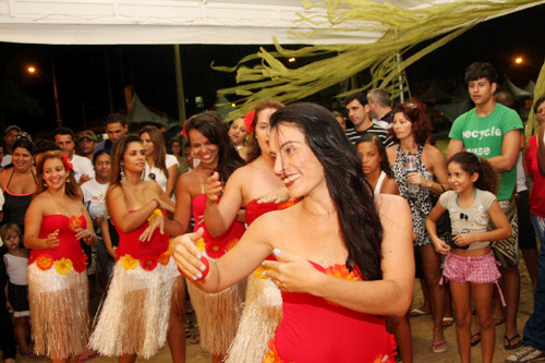 A apresentação do cantor Lolô acontece a partir das 19h na Arena de Esportes do Farol (Foto: Gerson Gomes)