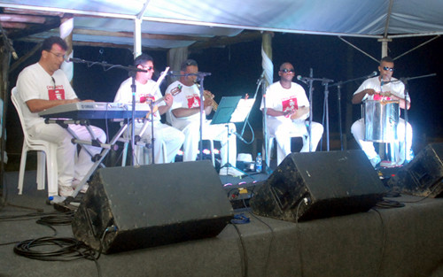 O grupo Choro Novo se apresenta, encerrando sua participação no projeto de shows de choro e samba, promovido pela Fundação Trianon (Foto: Divulgação)