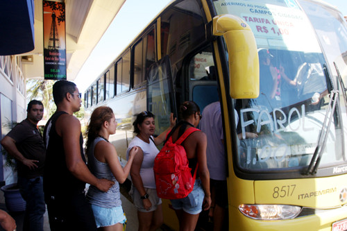 A Viação Caiçara, do Grupo Itapemirim, atua provisoriamente com 32 ônibus na linha para a praia campista, diariamente, proporcionando conforto e segurança aos passageiros (Foto: Antônio Leudo)