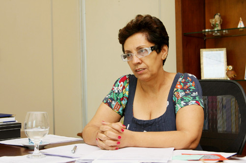 A secretária de Educação, Joilza Rangel Abreu, explica que 4.187 pré-matriculados não obtiveram vaga na rede municipal de Ensino, ficando excedentes (Foto: Carlos Grevi)