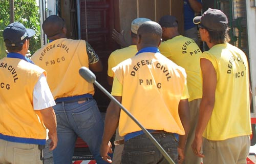 A Defesa Civil mantém sistema de plantão (Foto: Gerson Gomes)