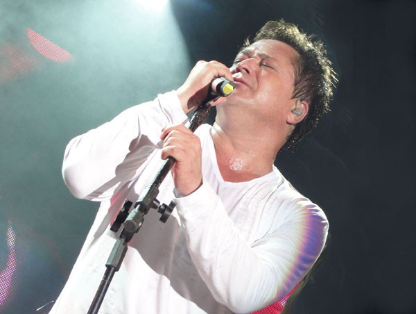 Leonardo será a atração deste domingo (27), às 21h, na Praça São Salvador (Foto: Divulgação)