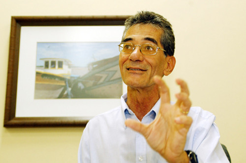 O presidente da FCJOL, Avelino Ferreira, nos preparativos para o 4º Encontro de Astronomia e Astronáutica (Foto: César Ferreira)