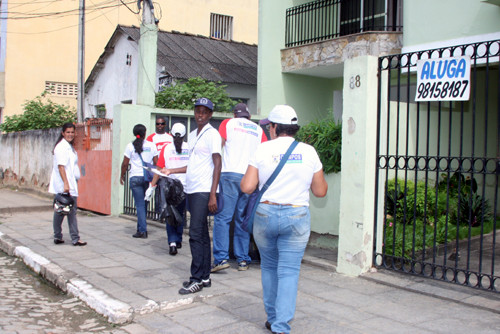 Cerca de 450 agentes do órgão estão mobilizados num trabalho intensivo, onde serão atendidos 33 bairros da cidade (Foto: Rogério Azevedo)