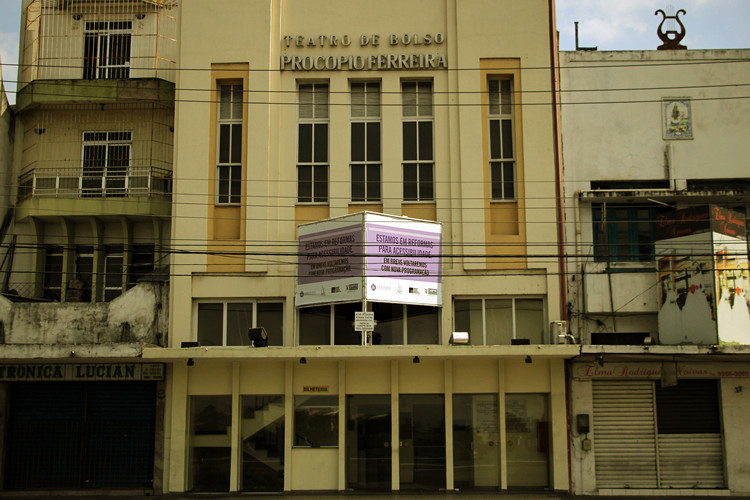 Hoje tem cinema no Teatro de Bolso