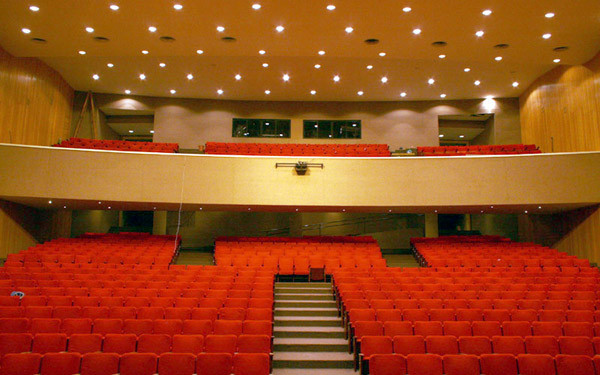 Programação do Teatro Trianon, em Campos, RJ, terá shows, peças e