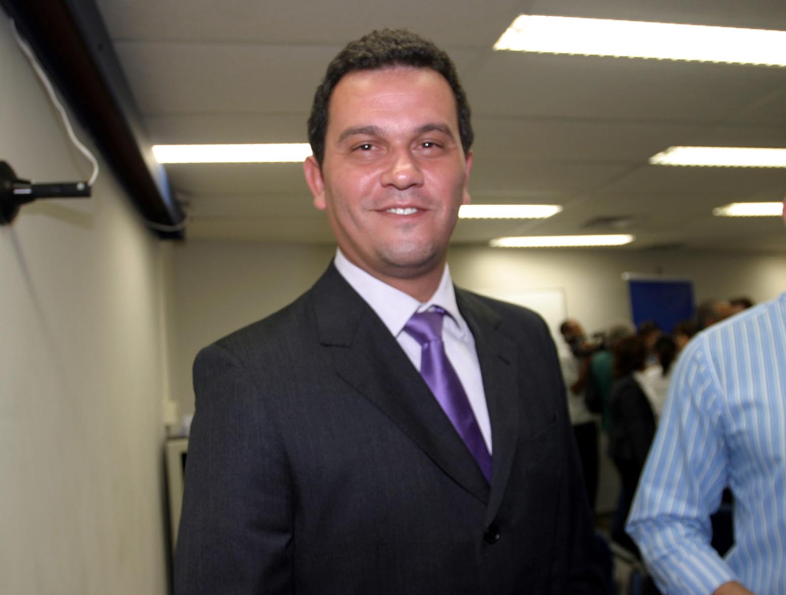 Segundo o presidente da Empresa Municipal de Habitação, Urbanização e Saneamento (Emhab), Gustavo Guimarães Pessanha, a pessoa interessada pode procurar a Secretaria de Defesa Civil (Foto: Check)