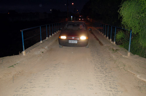 As obras de construção da ponte da localidade de Tocaia estão em estágio avançado (Foto: Check)