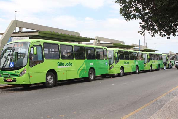 Várias linhas de ônibus terão o itinerário alterado no período da Fepe (Foto: Roberto Joia)