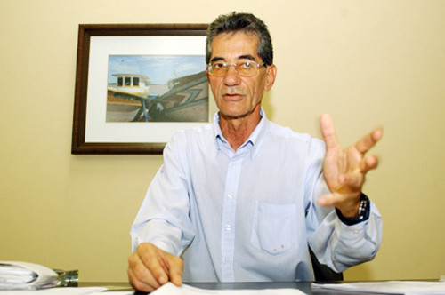 O presidente da FCJOL, Avelino Ferreira, convida a população para pariticipar do projeto Roda de Leitura (Foto: César Ferreira)