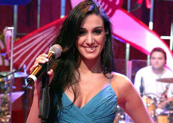 O Teatro Municipal Trianon recebe neste sábado (21), às 21h, o tão esperado show da cantora Marina Elali (Foto: Divulgação)