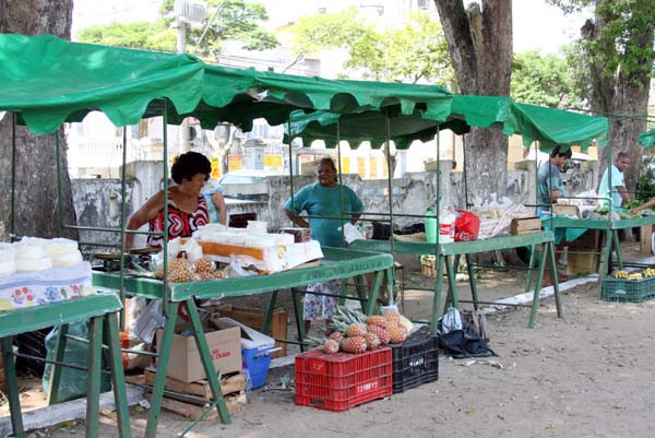 A feira será reestruturada este ano, principalmente, a da Praça da República que, devido à reforma da Rodoviária Roberto Silveira, está provisoriamente instalada no Parque Alzira Vargas (Foto: Francisco Isabel)