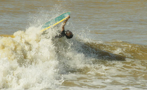 Surfistas de toda a região prometem estar no evento na praia de Farol este final de semana (Foto: Divulgação)