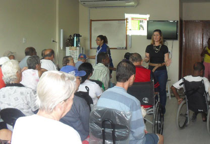 As palestras sobre tabagismo foram voltadas para os funcionários e para os pacientes do Centro Assistencial de Gerência Dérmica (Card) (Foto: Divulgação)